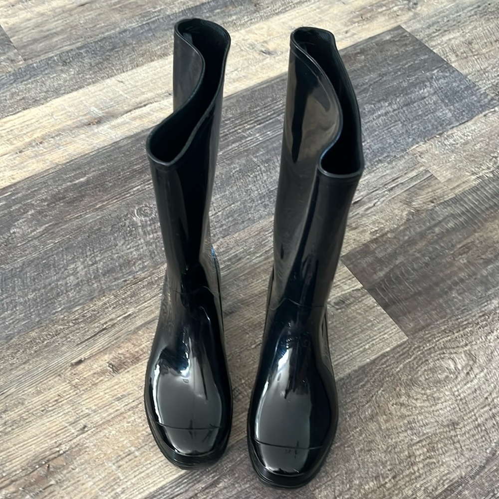 NWOT, Time and Tru, woman’s tall rain boots, size 8